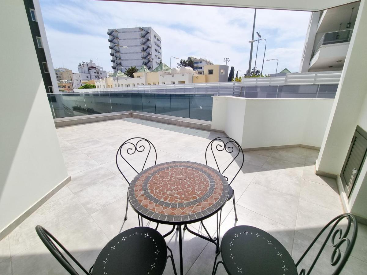 Shades Of Blue Apartment ラルナカ エクステリア 写真
